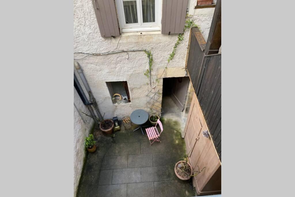 Le Puits Du Bourg Apartment Невер Екстериор снимка